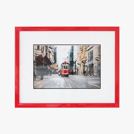 Framebridge: Madrid red lacquered frame