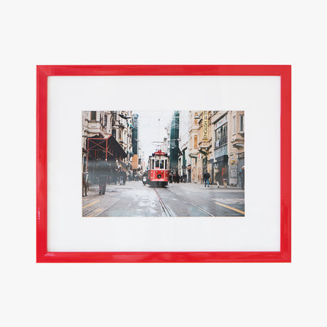 Framebridge: Madrid red lacquered frame